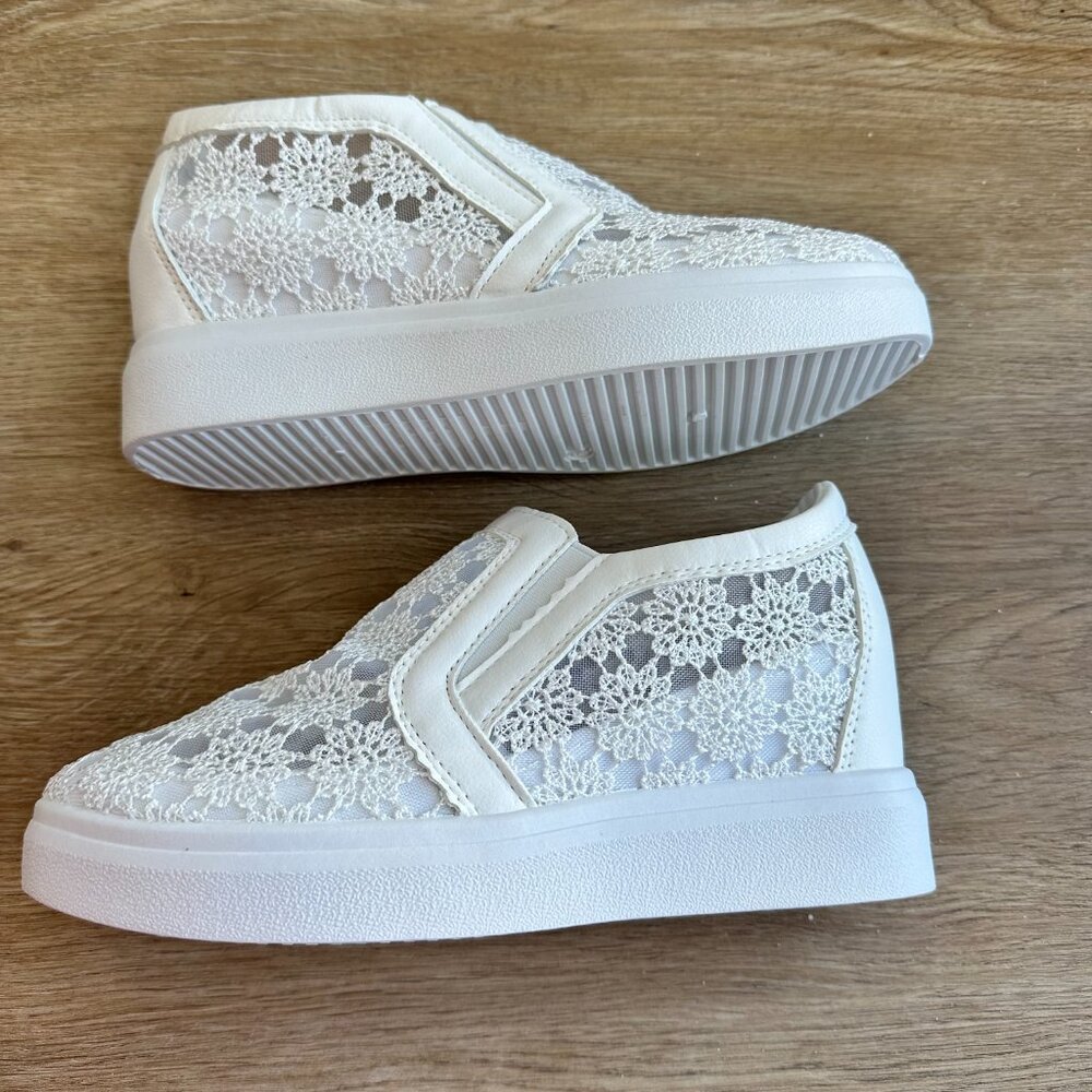 Women's Lace Slip-On Wedge Sneakers - Picture 2 of 9